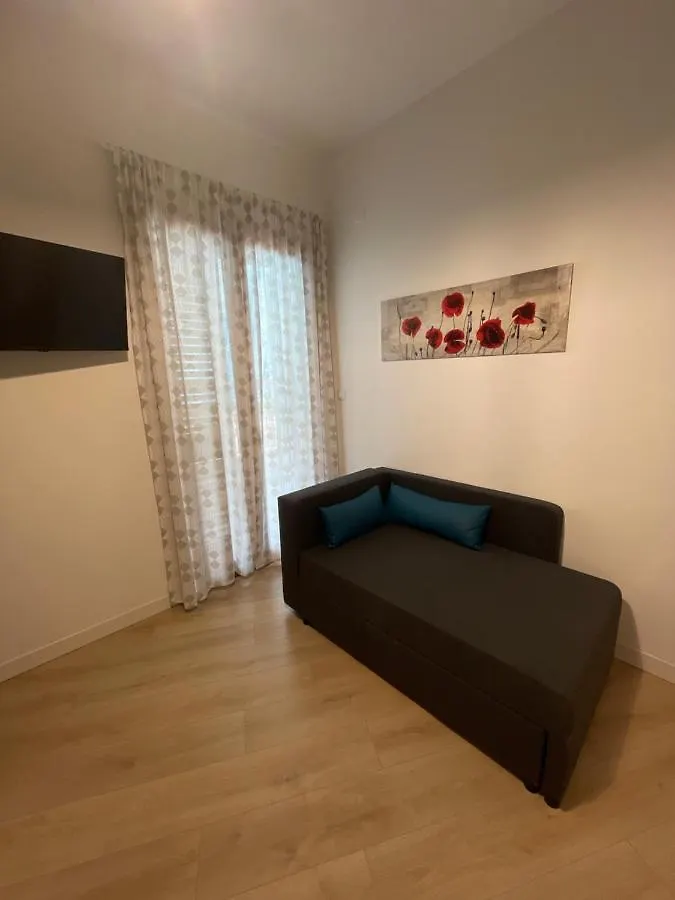 Casa Vacanze Infuria Di Onde Con Posto Auto Giardini Naxos 0*,  Italy
