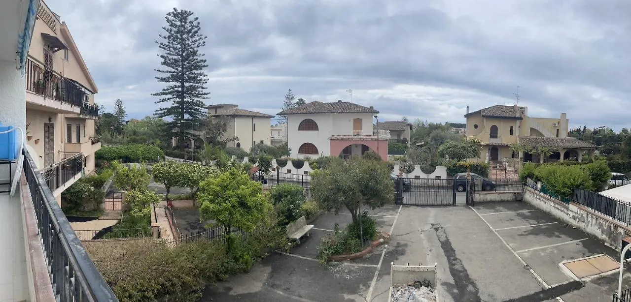 Casa de Férias Casa Vacanze Infuria Di Onde Con Posto Auto Giardini Naxos Itália