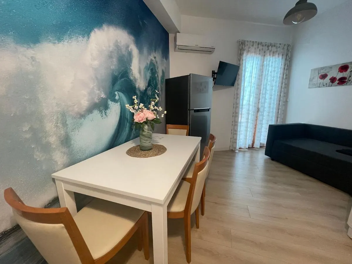 Casa Vacanze Infuria Di Onde Con Posto Auto Giardini Naxos Casa de Férias